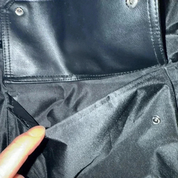 Kenneth Cole duffel travel gym weekender black bag with strap to carry. - Picture 3 of 7